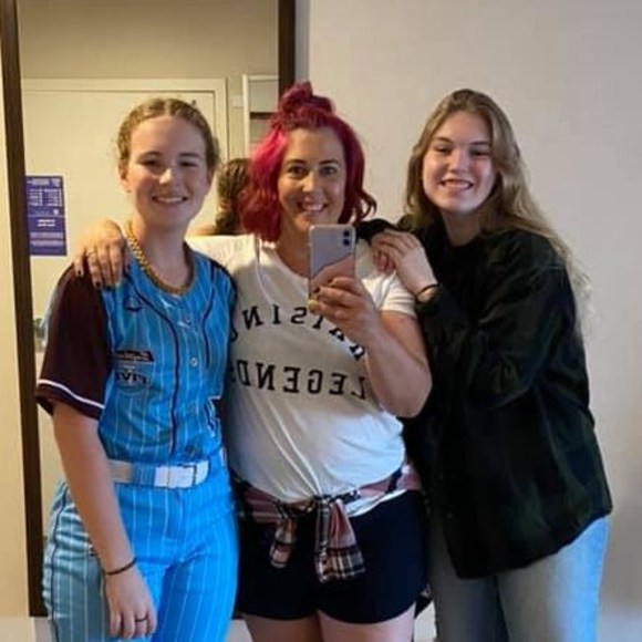 Meet your Posher, Cheyenne - Picture 1 of 1